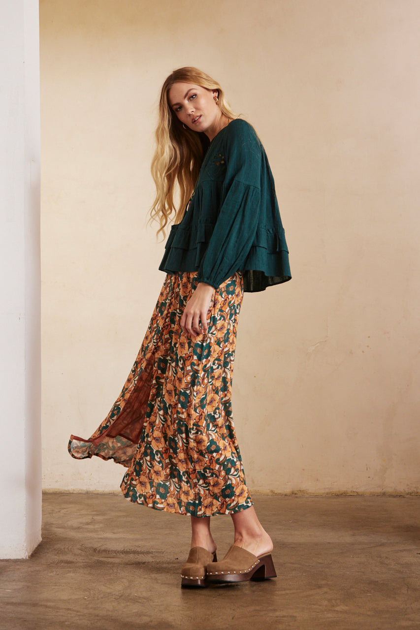 PLAIN, LONG-SLEEVED, WIDE BLOUSE WITH EMBROIDERY - GREEN