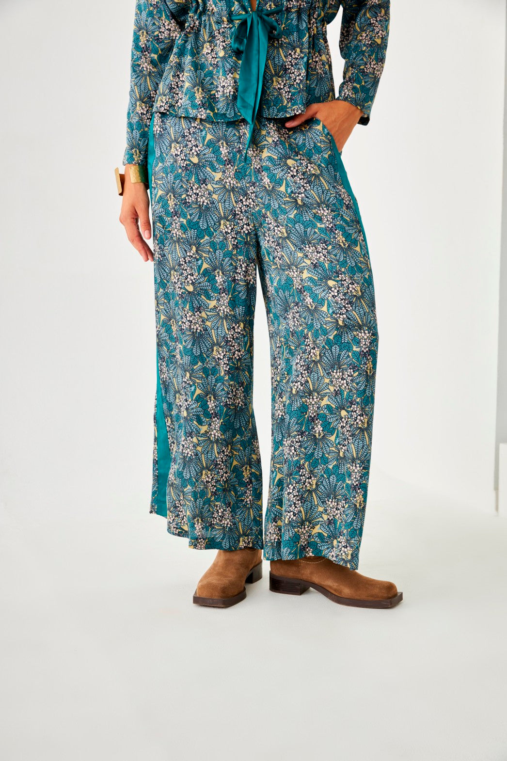BOTANICAL PRINT PANTS - BLUE