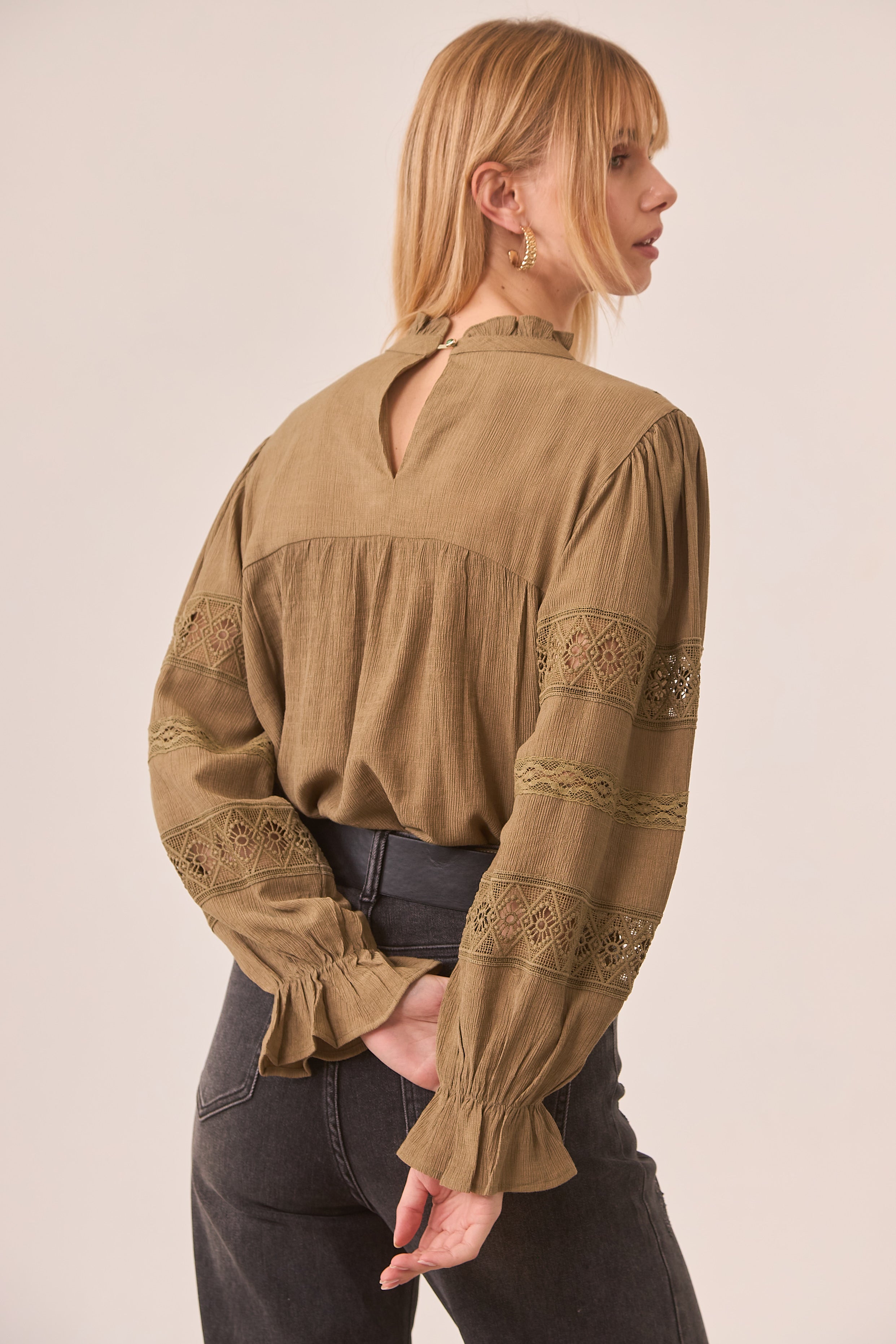 CLOSED NECKLINE BLOUSE WITH PLEATS - KHAKI