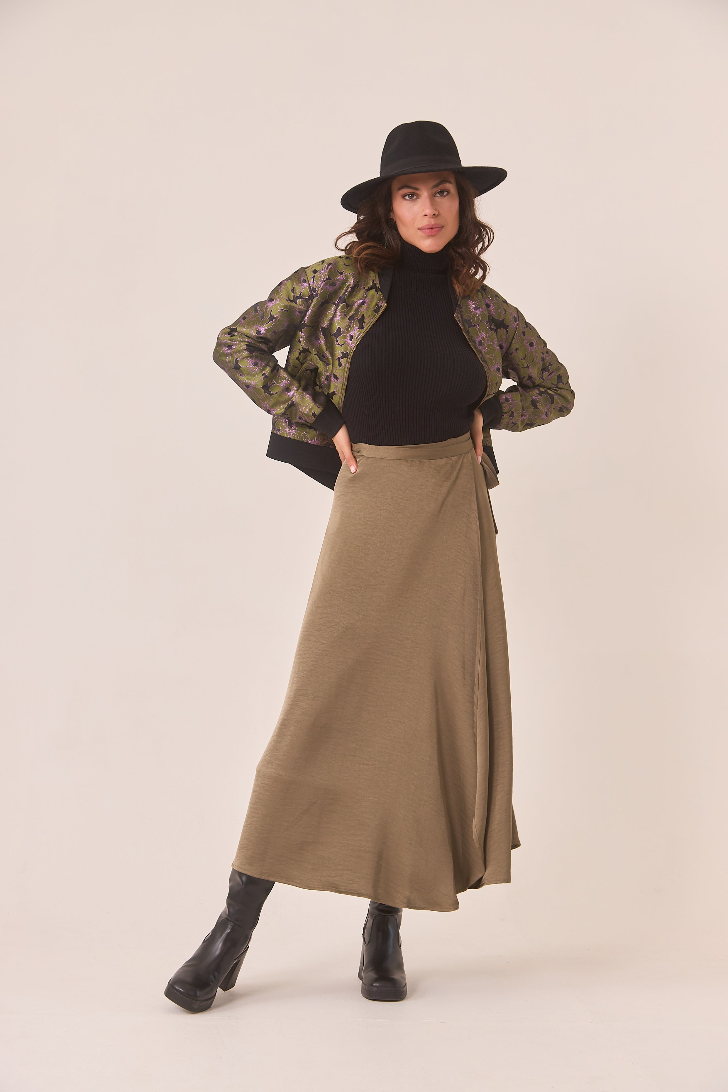 FALDA LARGA CRUZADA SATINADA - GREEN