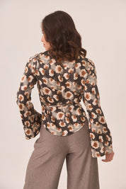 TIE DYE FLOWER CROSSED BLOUSE - BLACK