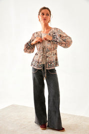 BLUSA ESTAMPADA LAZOS - CAMEL