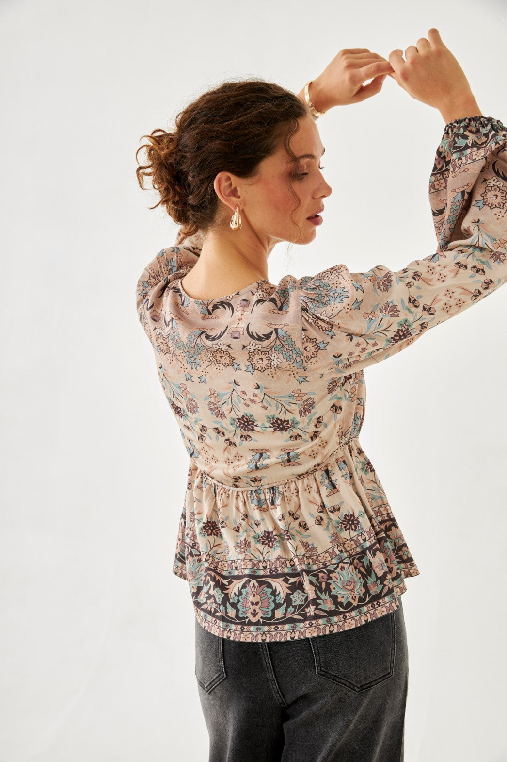 BLUSA ESTAMPADA LAZOS - CAMEL