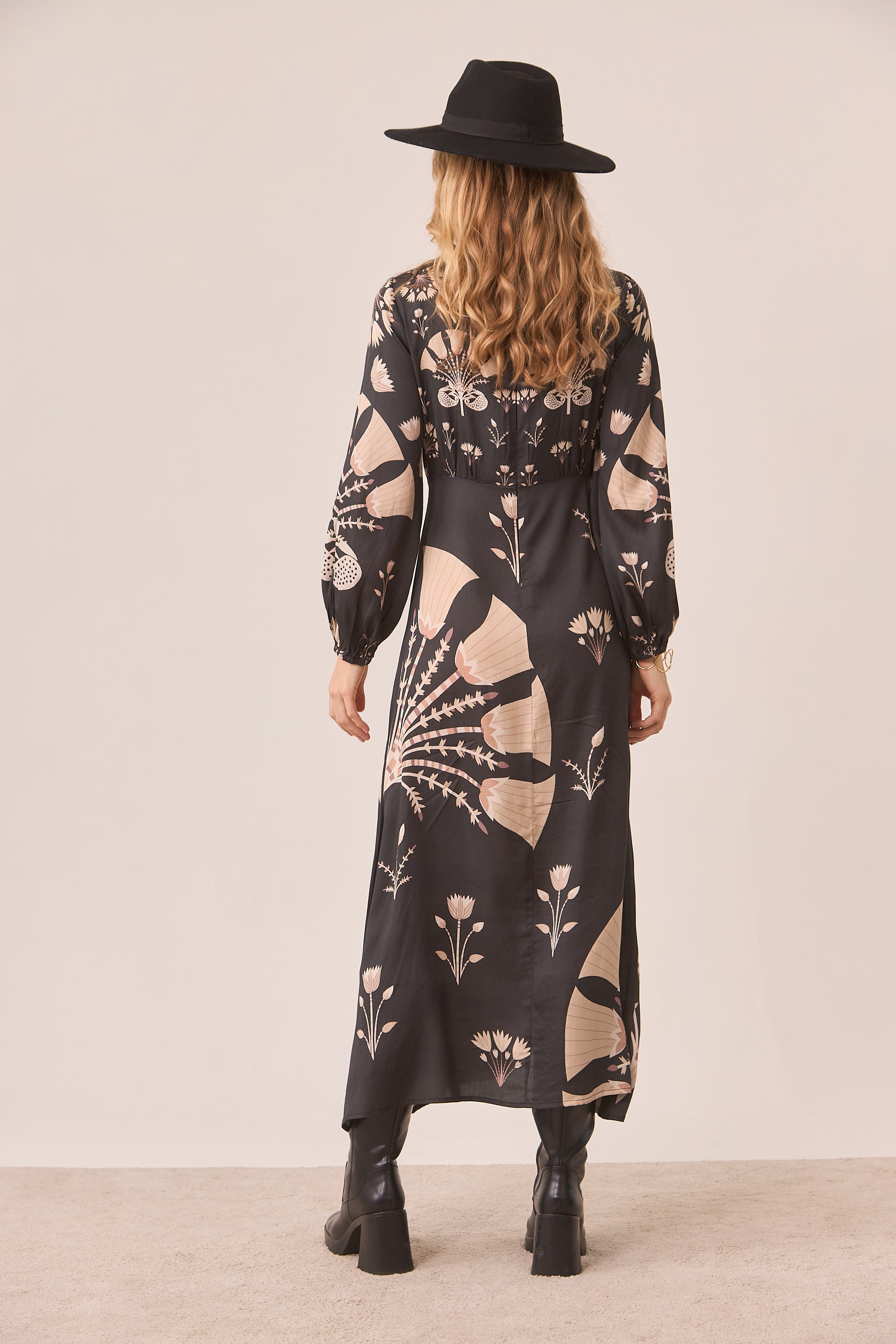 LARGE FLORAL MOTIFS DRESS - BLACK