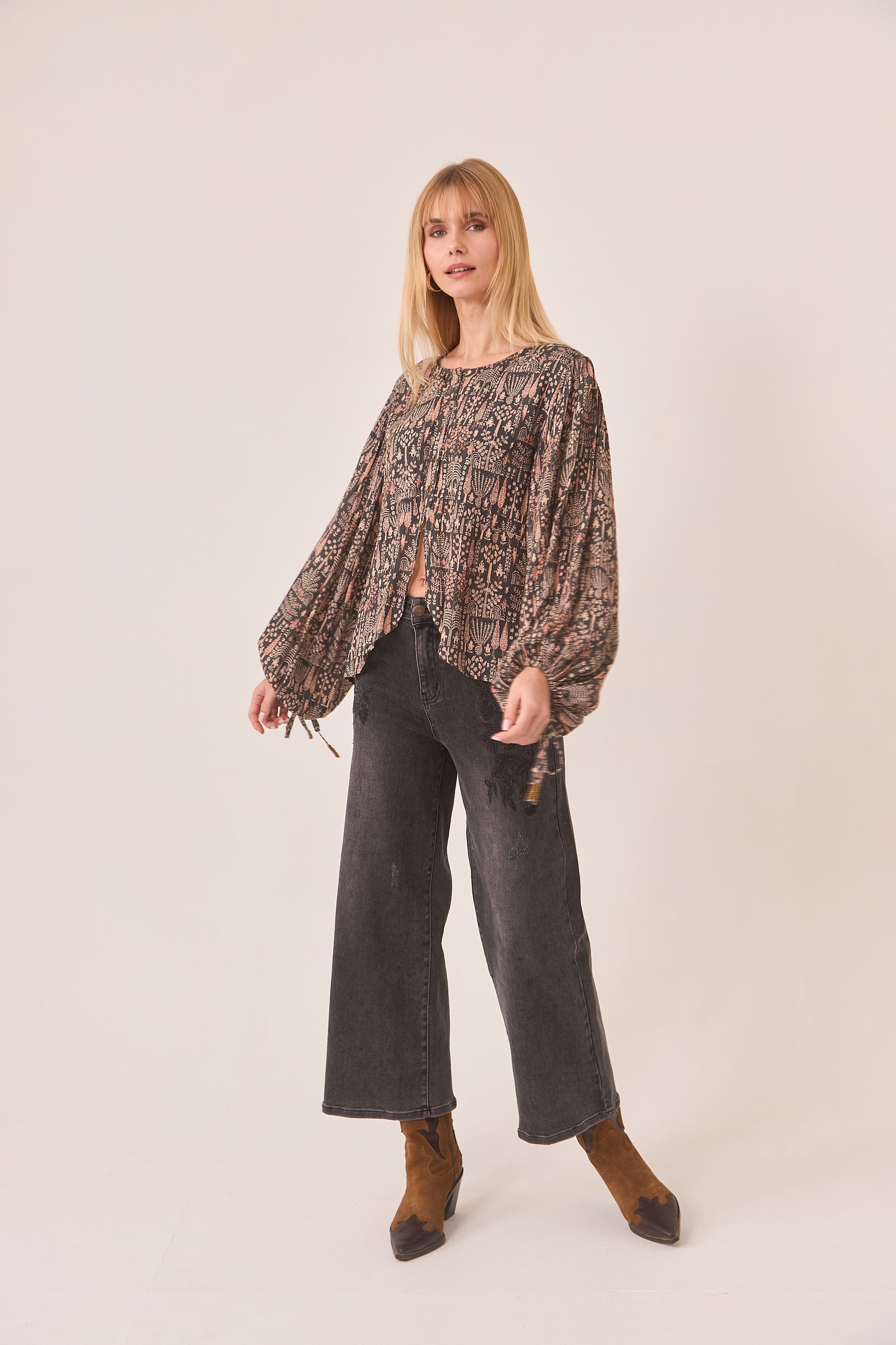 PRINTED BLOUSE WITH BALLOON SLEEVES AND BUTTONS - BLACK