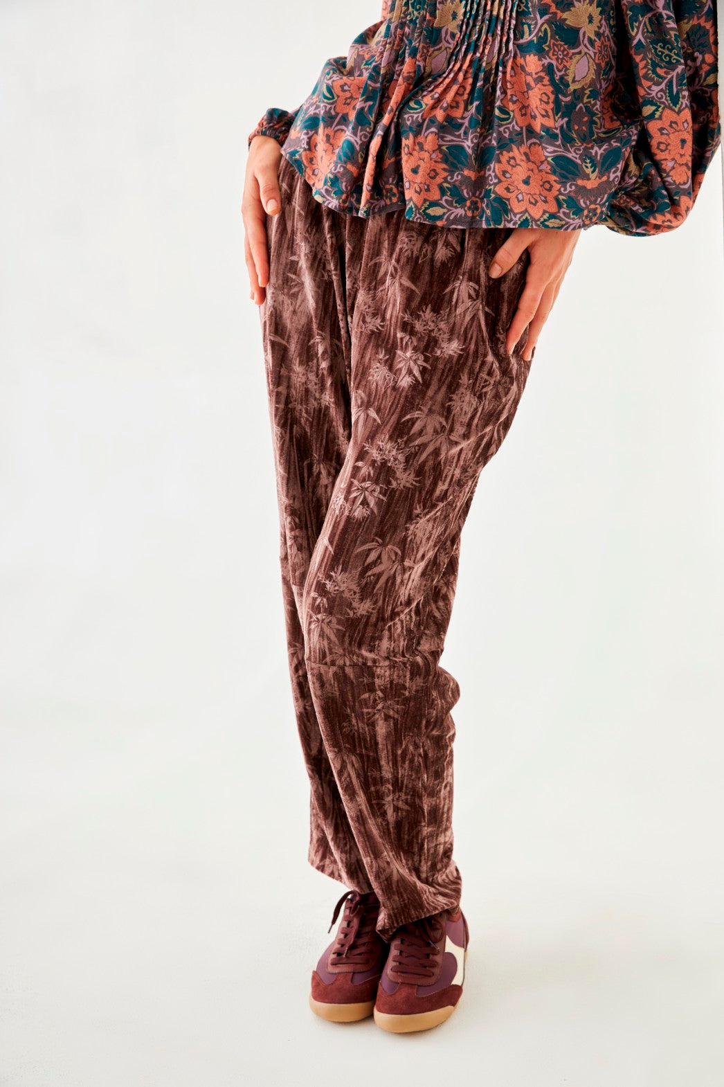 PANTALÓN JOGGING TERCIOPELO PALMERITAS - TAUPE