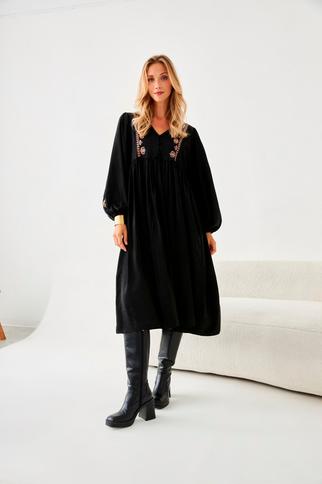 Floral Embroidered Dress - Black