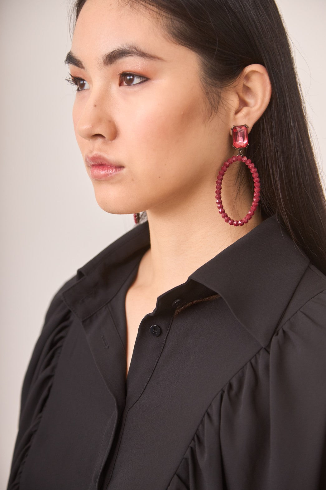 STONE HOOP EARRINGS - BURGUNDY
