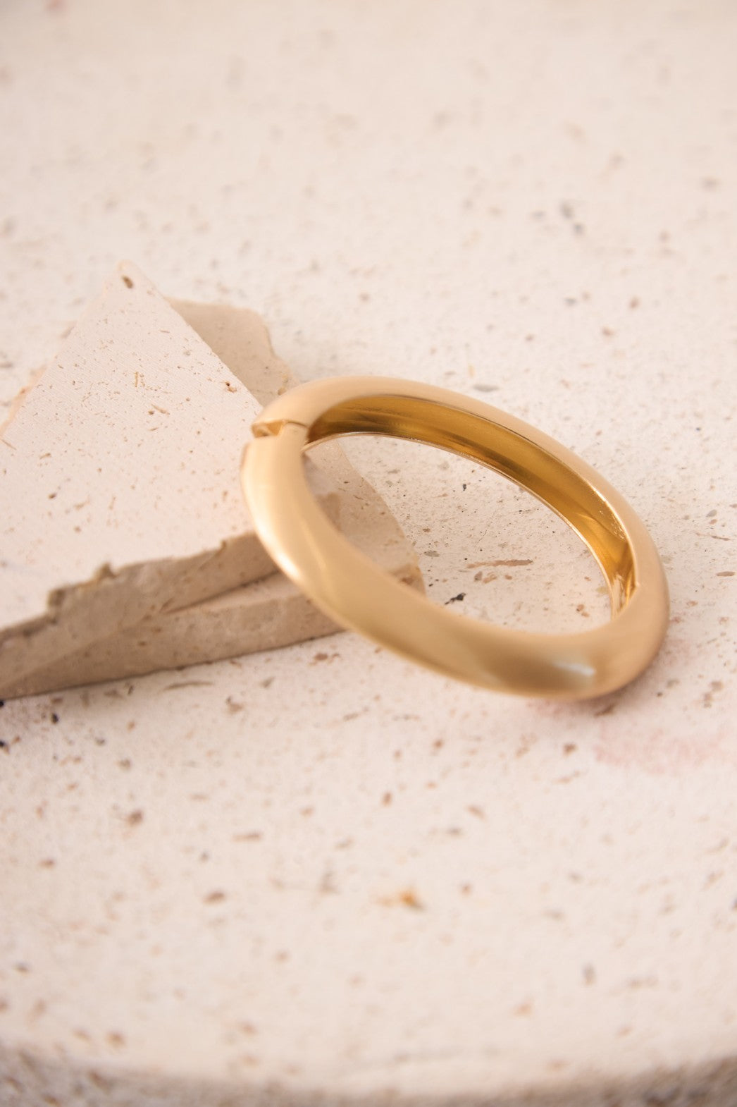 BRAZALETE METÁLICO MATE - GOLDEN