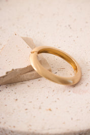 BRAZALETE METÁLICO MATE - GOLDEN