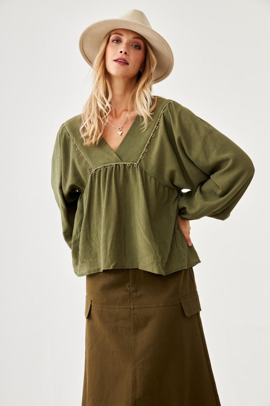 BLUSA CON PASAMANERÍA - GREEN