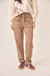 PANTALÓN SATINADO CARGO - CAMEL
