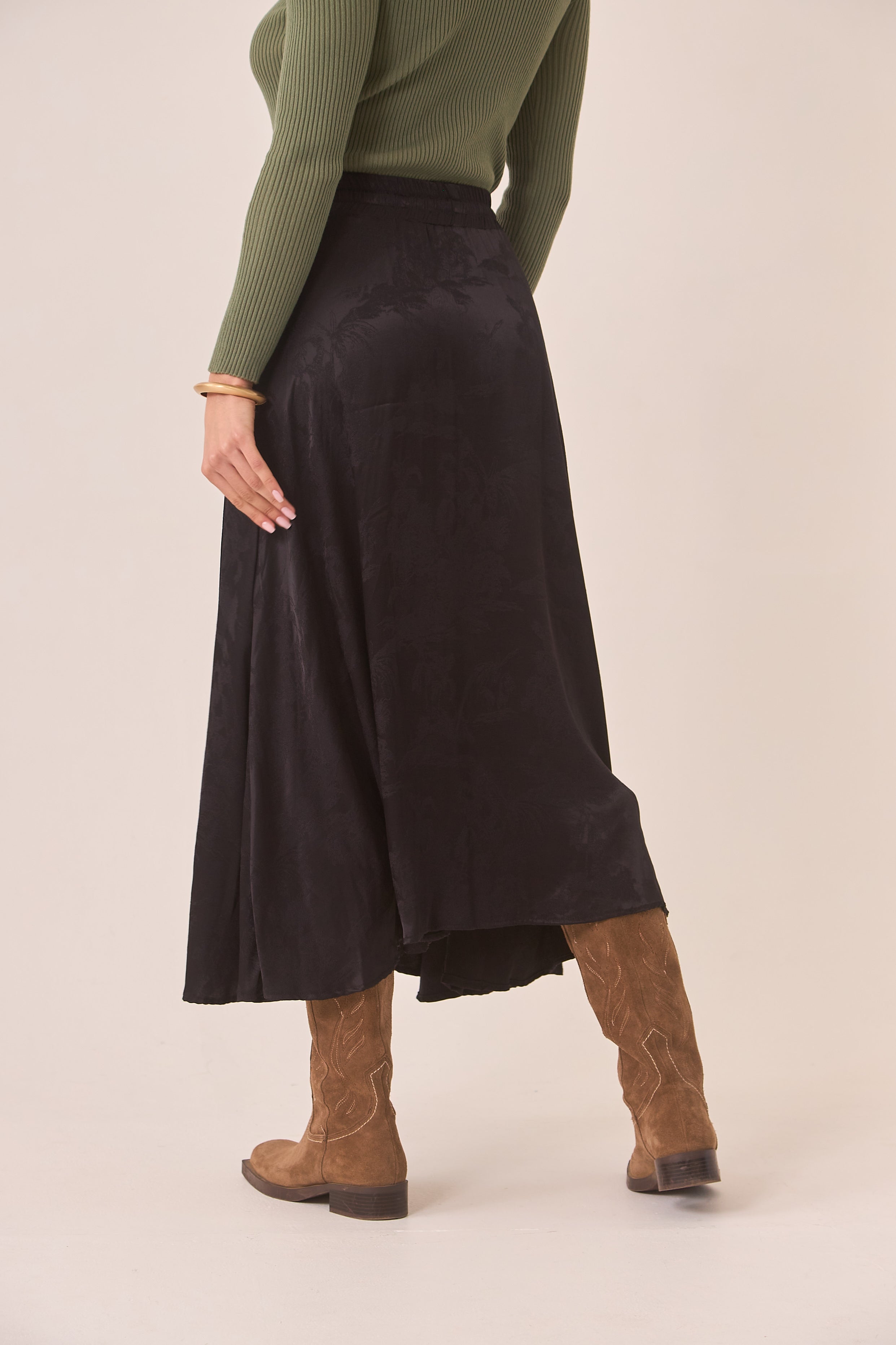 FALDA FLORES SATINADA - BLACK