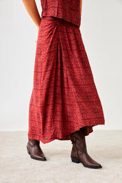 FALDA ASIMÉTRICA FRUNCIDA - BURGUNDY