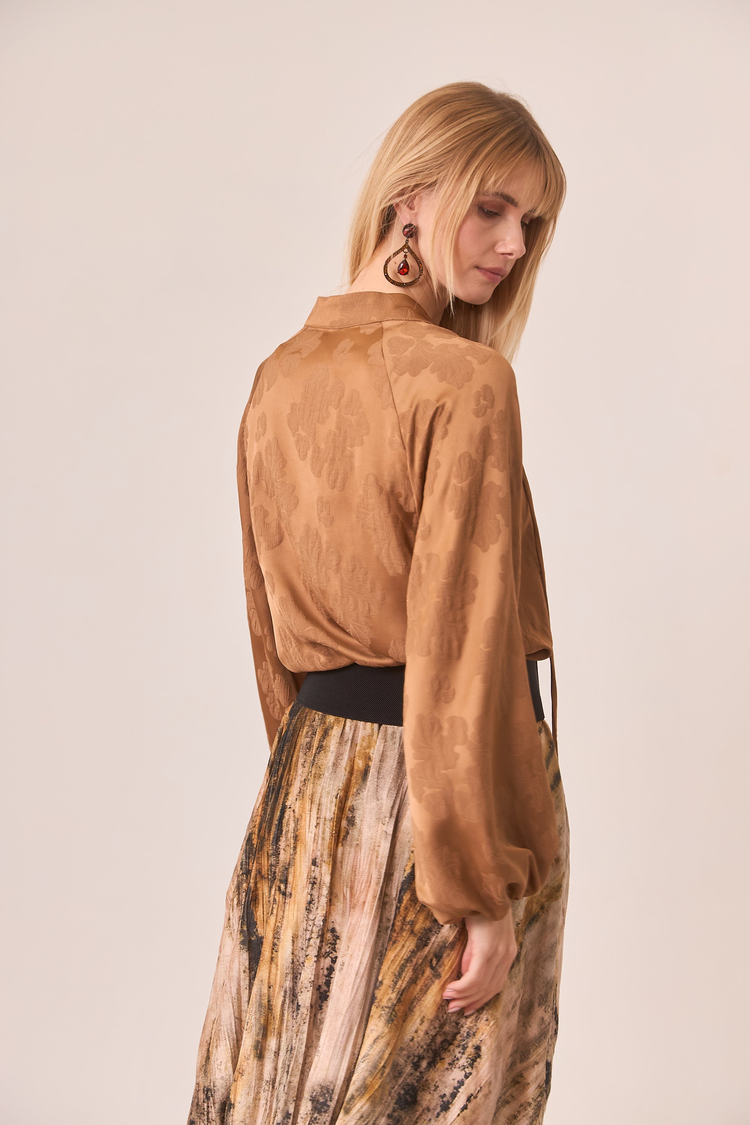 MAO BLOUSE WITH TIES - CAMEL