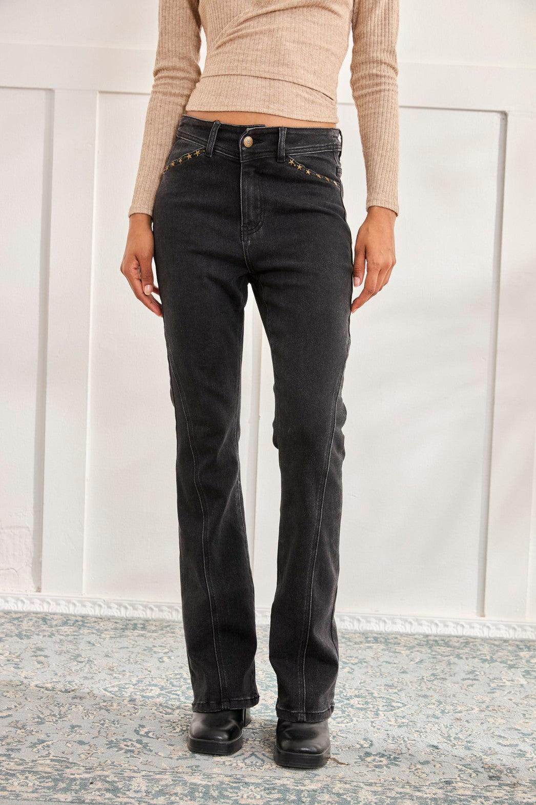 JEANS TACHUELAS DE ESTRELLAS - BLACK