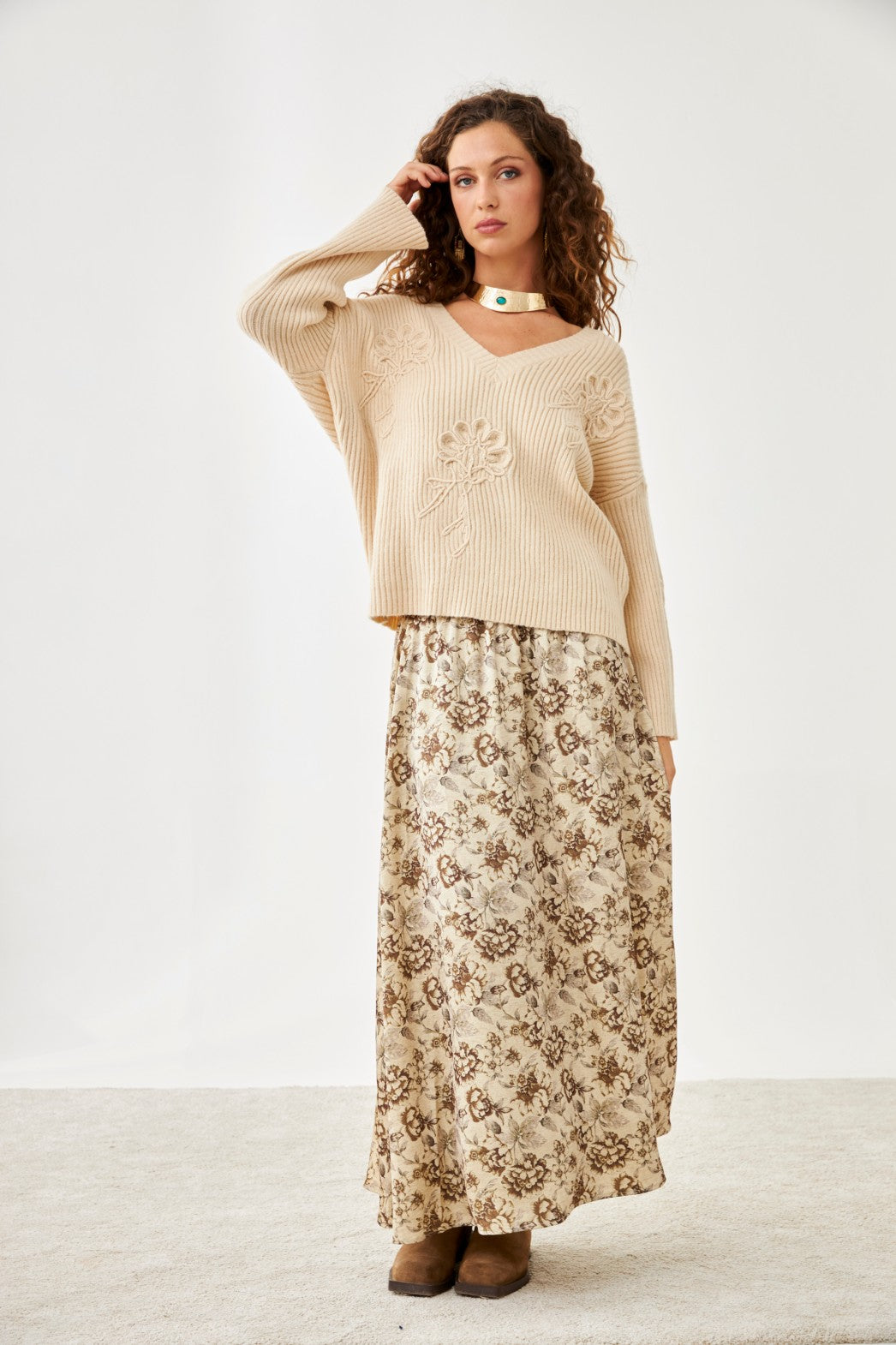 FLOWER RIBBED KNIT SWEATER - IVORY