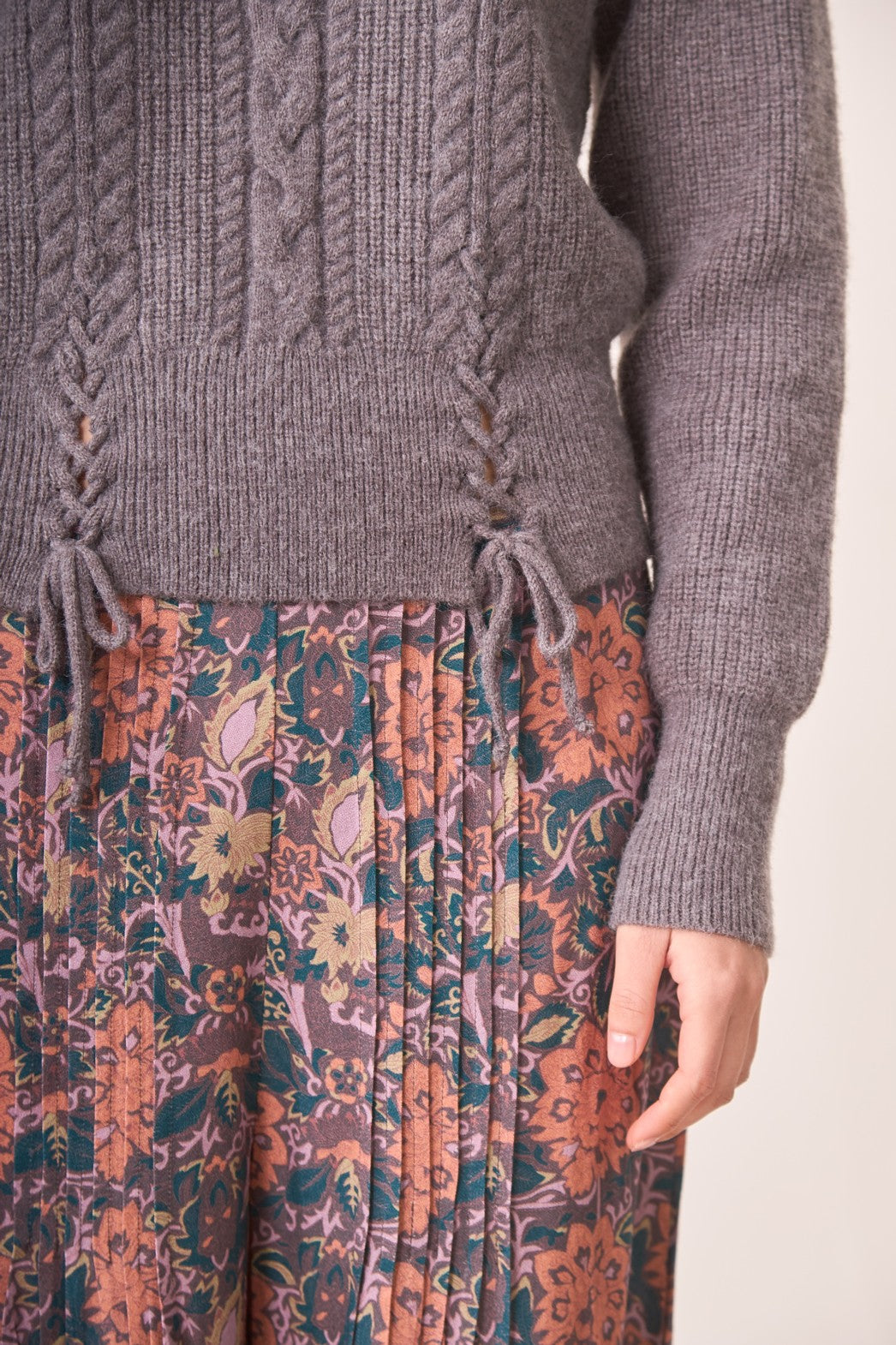 JERSEY TRENZADO CORSETERO GRIS - GREY