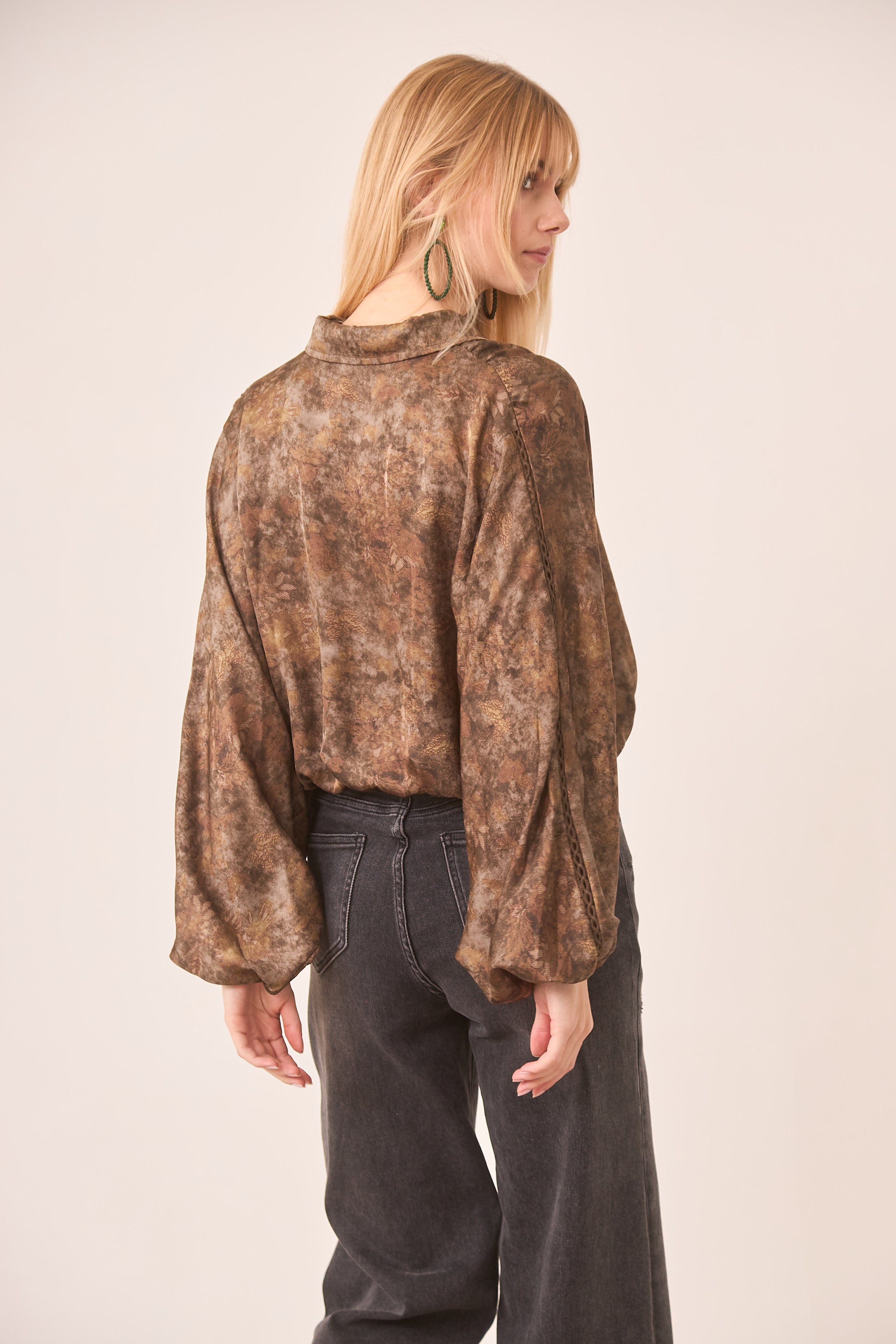 BALOON SLEEVE SHIRT BLOUSE -CHOCOLATE