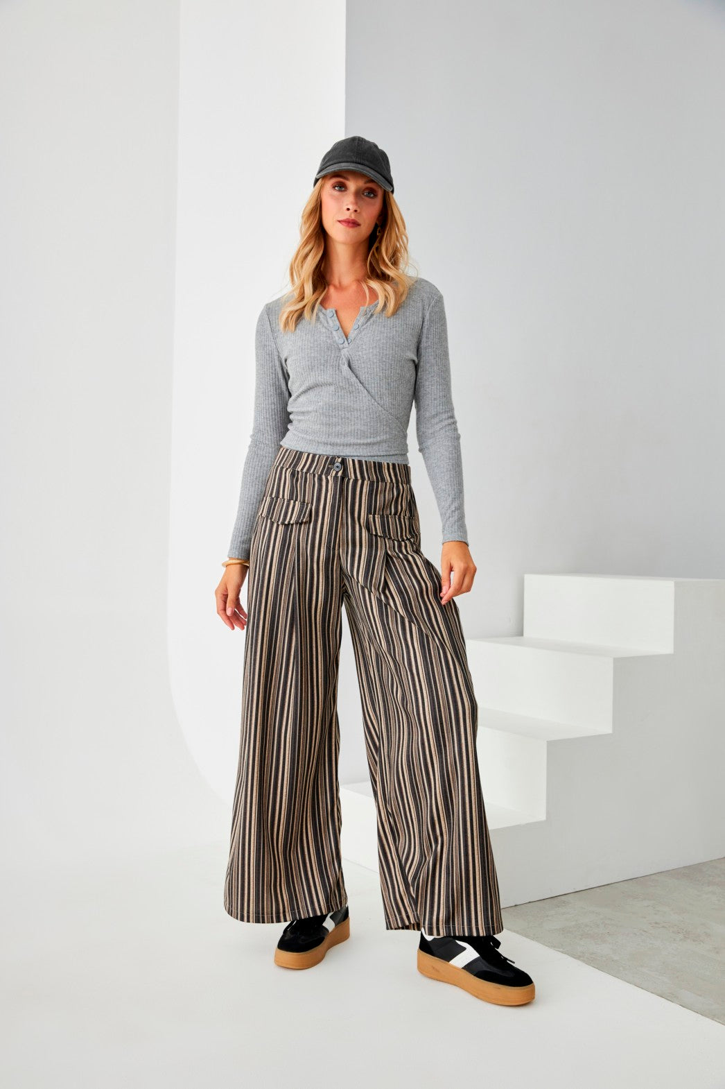 TOP CANALÉ CRUZADO BOTONES - GREY