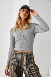 TOP CANALÉ CRUZADO BOTONES - GREY