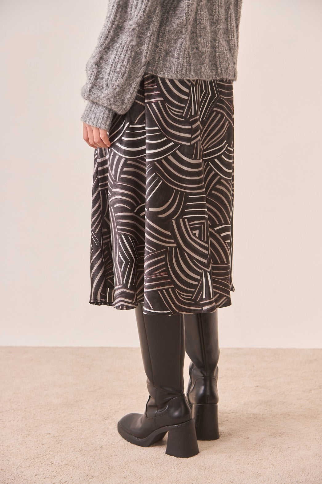 Printed MIDI Skirt - Black