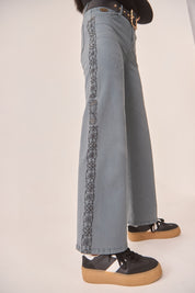 JEANS RECTOS BORDADO - BLUE