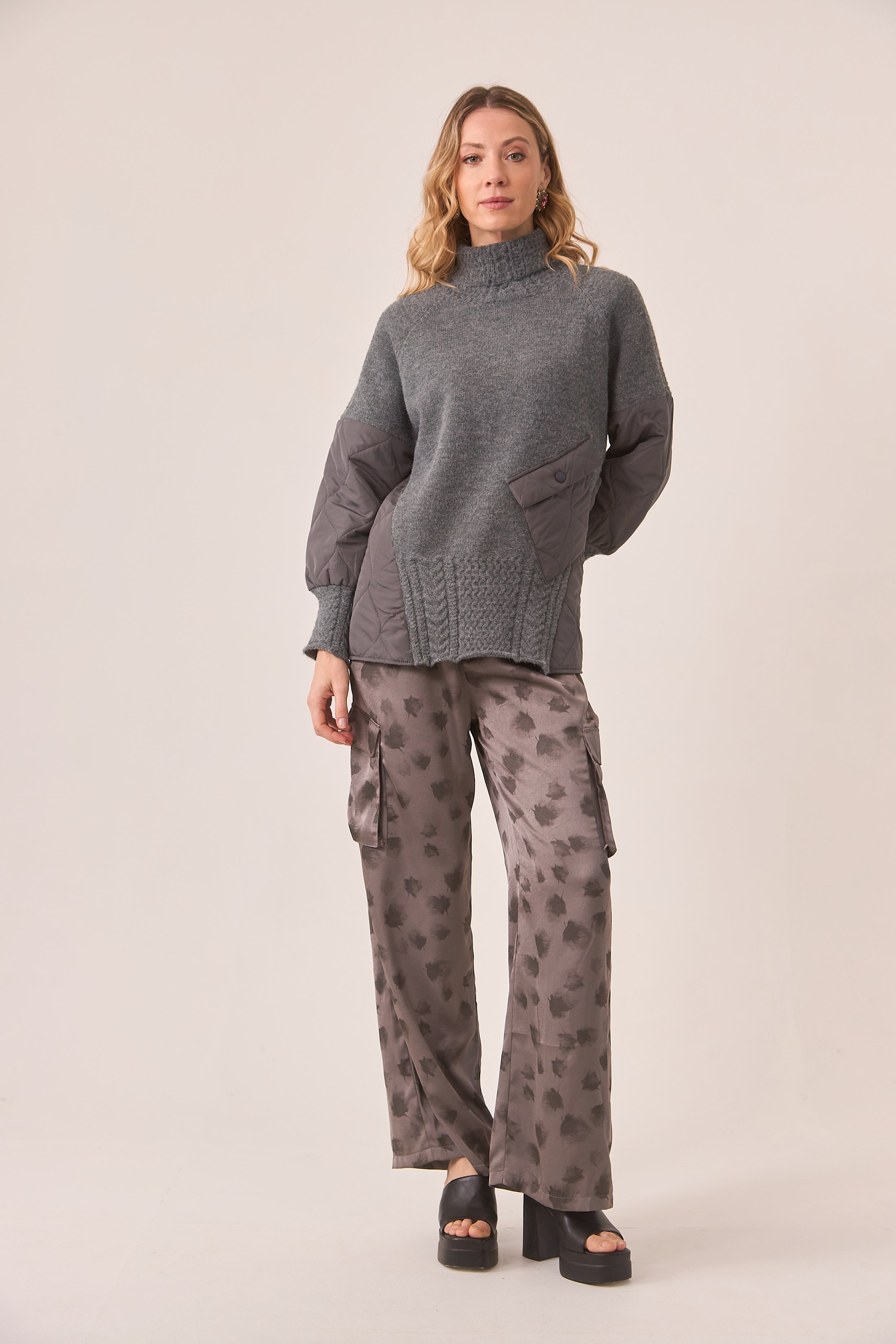 COMBINED TURTLE NECK SWEATER - GREY