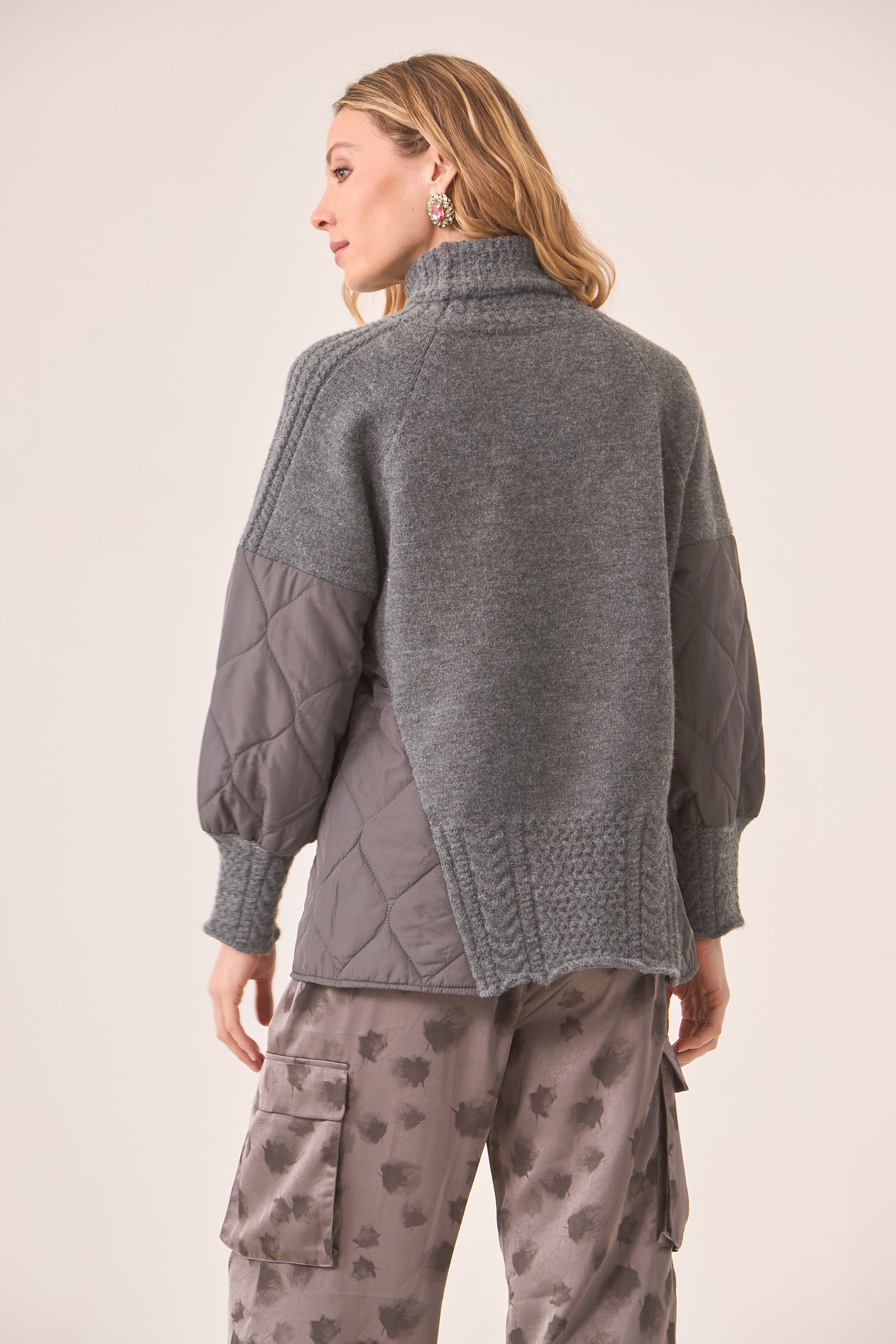 COMBINED TURTLE NECK SWEATER - GREY