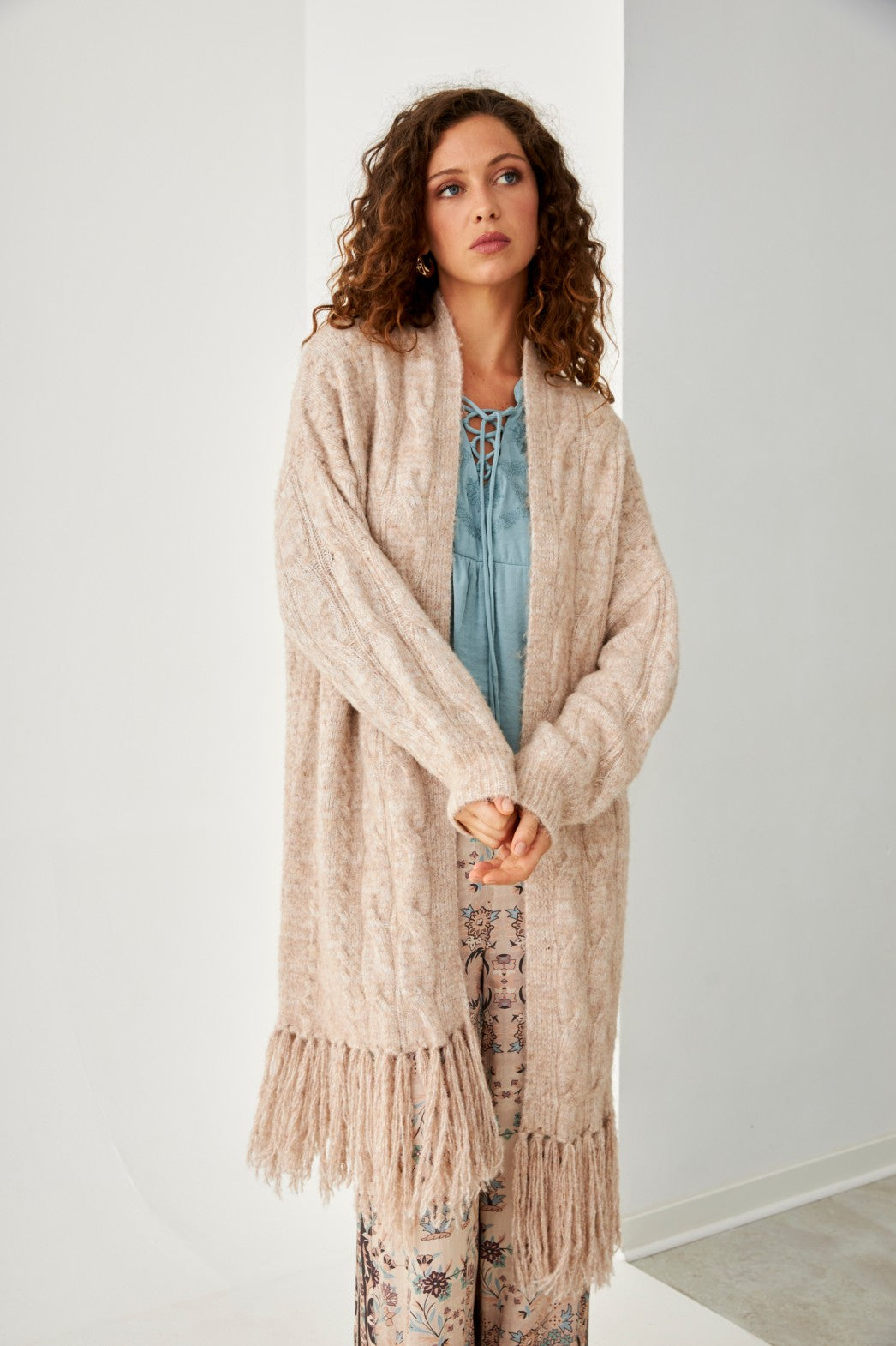 CÁRDIGAN LARGO FLECOS - CAMEL