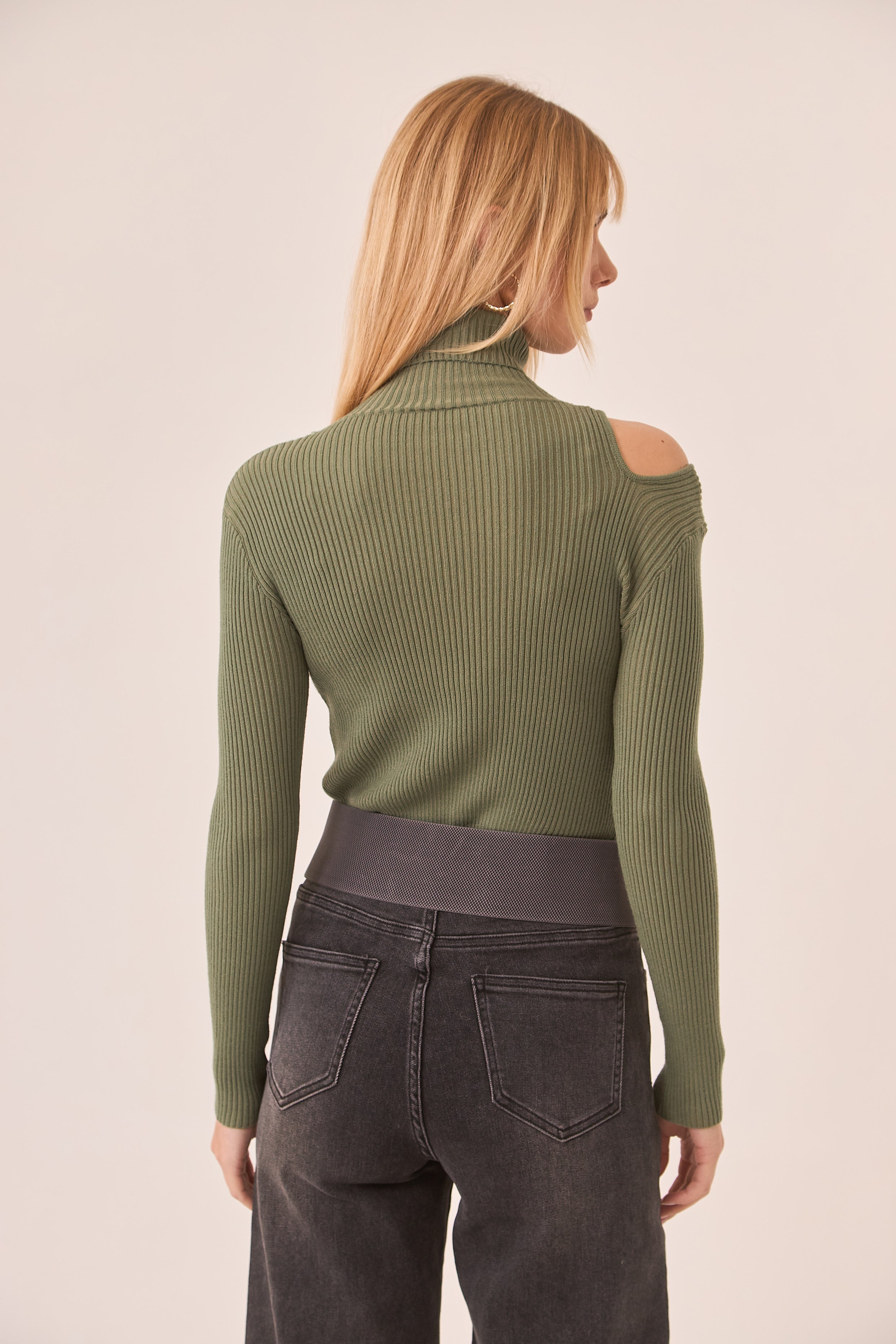 JERSEY CUELLO ALTO CUT OUT - KHAKI