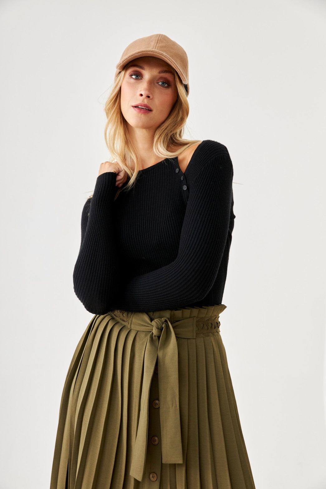 JERSEY CUT OUT BOTONES - BLACK