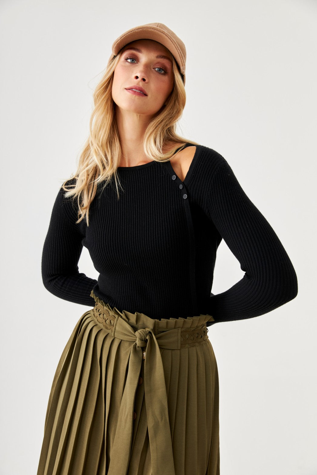 JERSEY CUT OUT BOTONES - BLACK