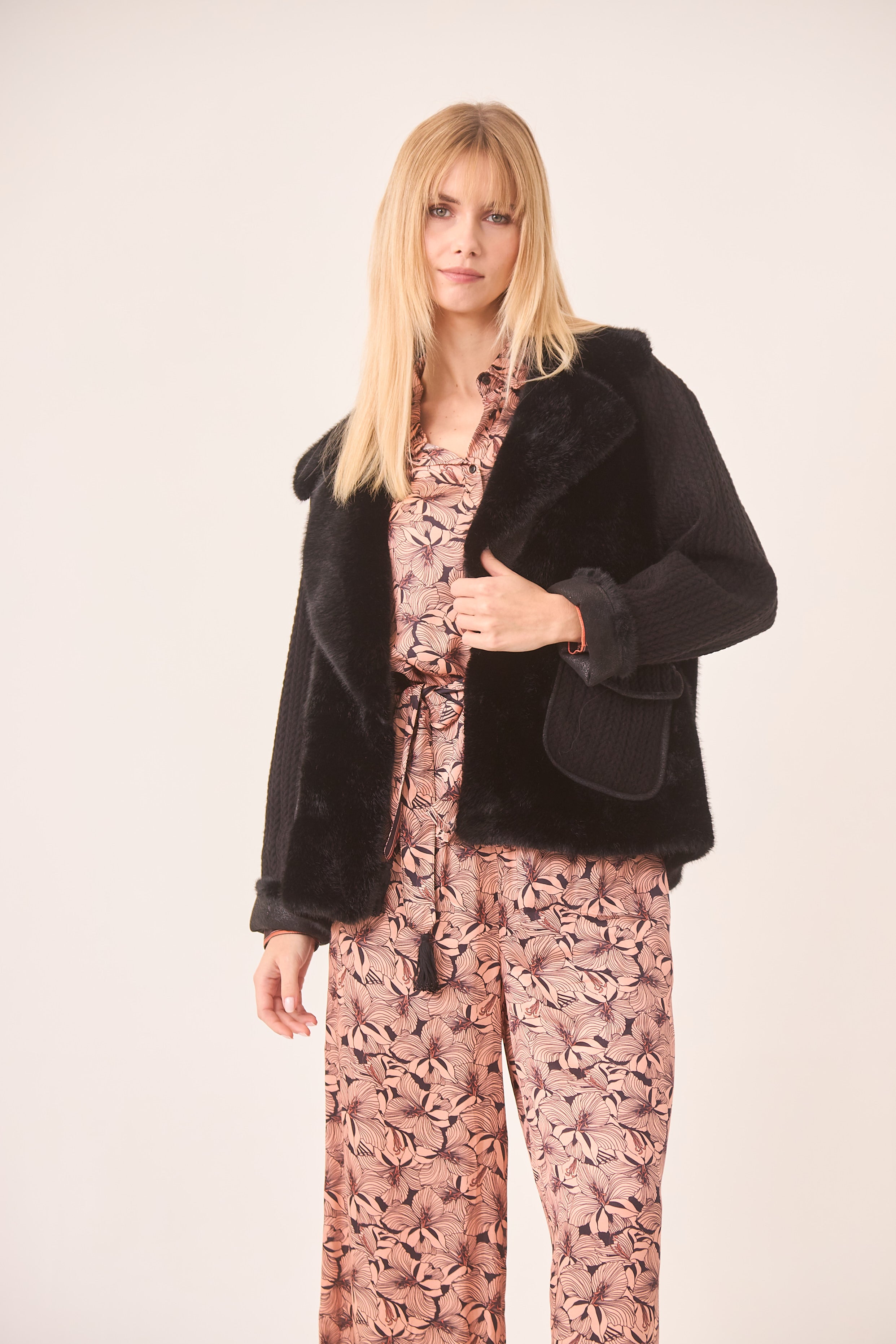COMBINED FUR SHORT COAT - BLACK