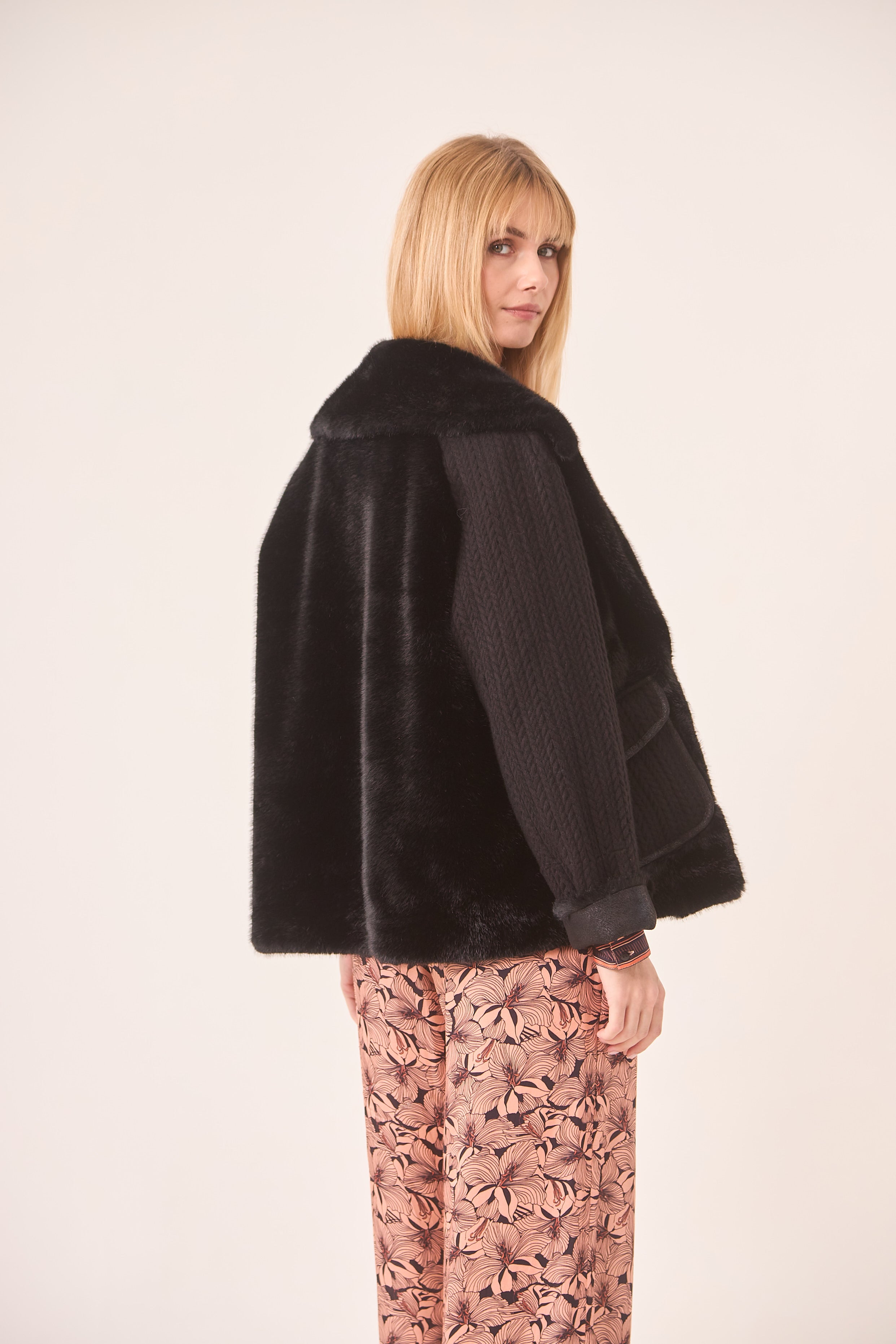 COMBINED FUR SHORT COAT - BLACK