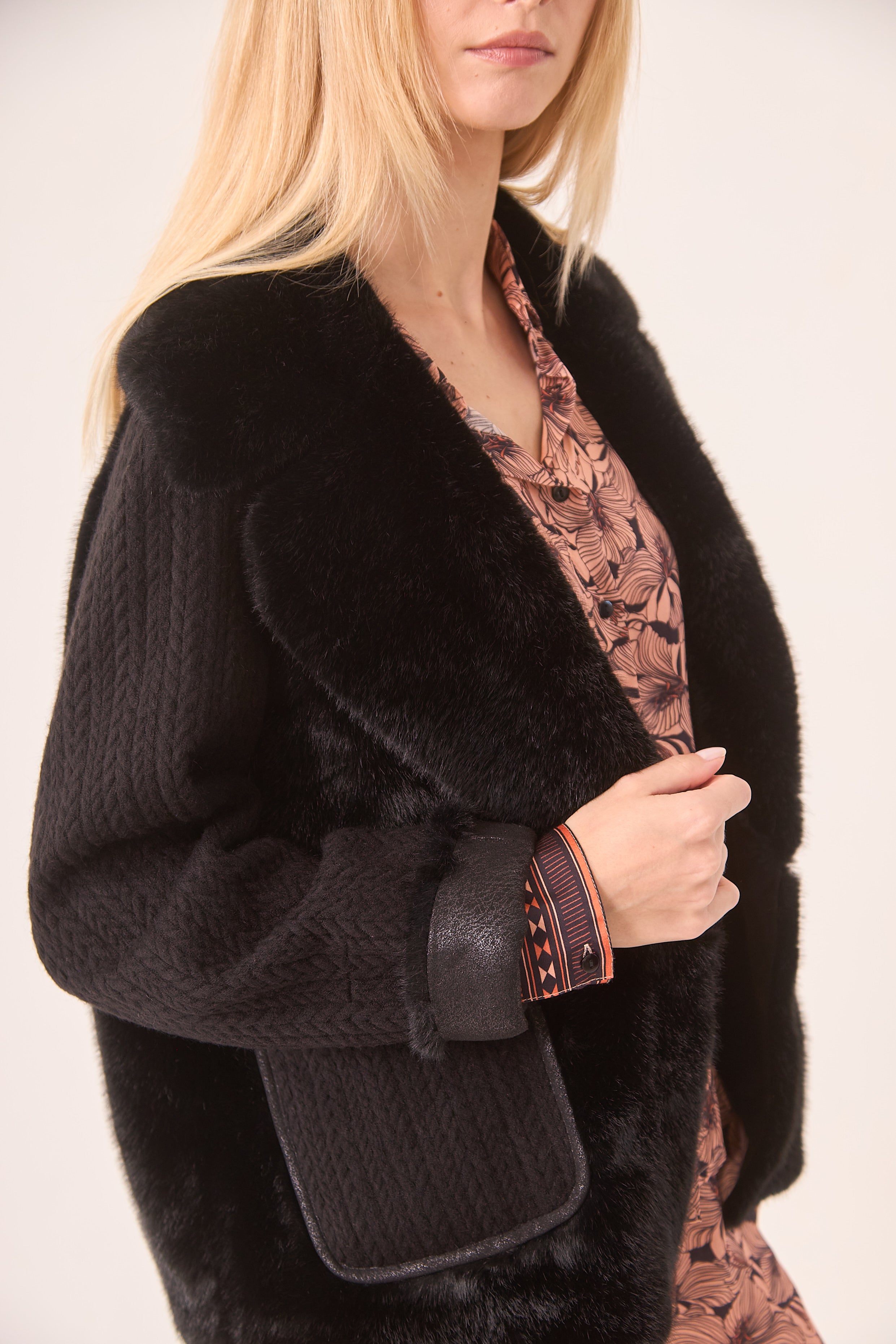 COMBINED FUR SHORT COAT - BLACK