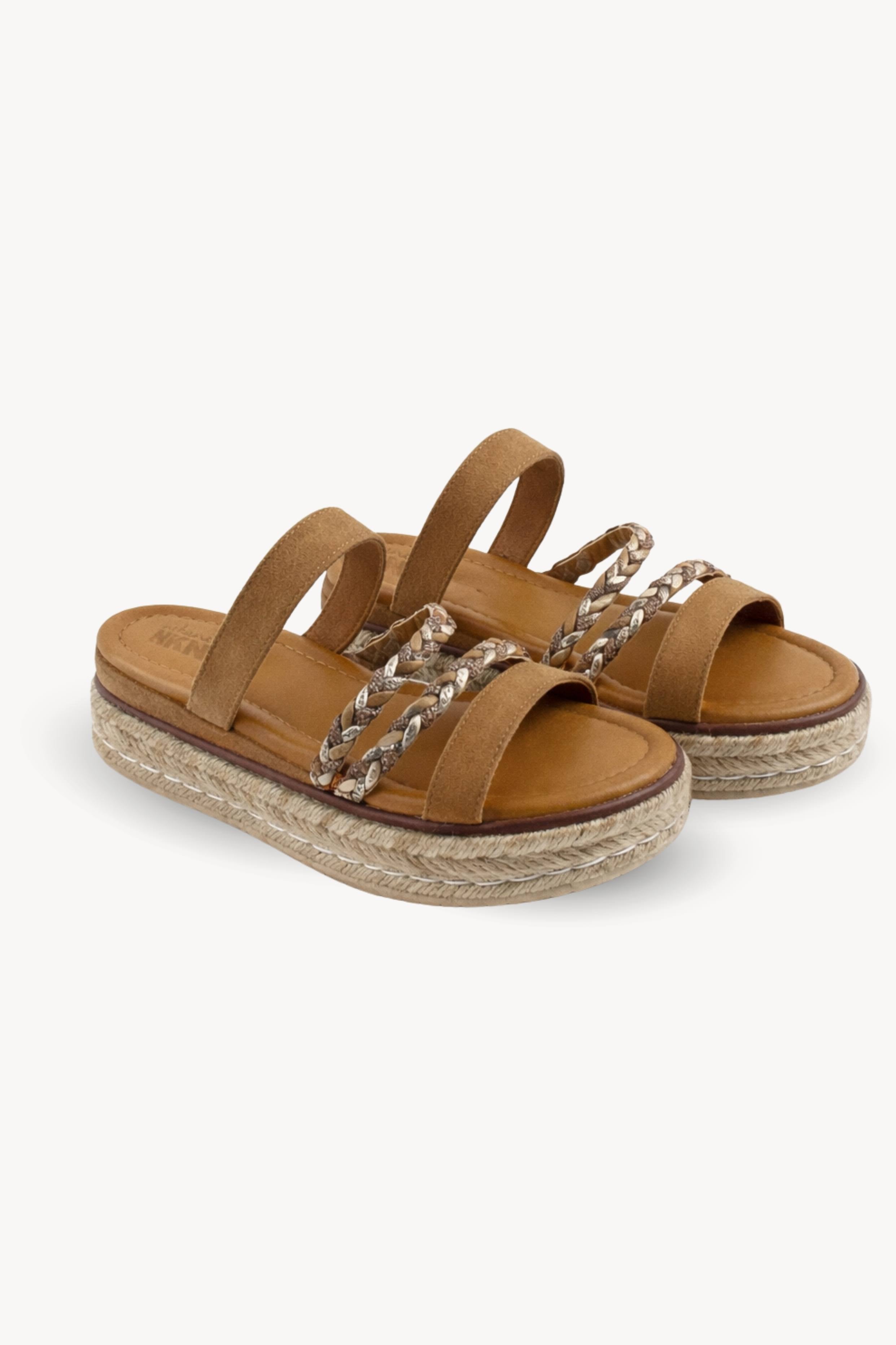 20_e72979c6-26ec-47f4-b168-ef67e11f464e.jpg