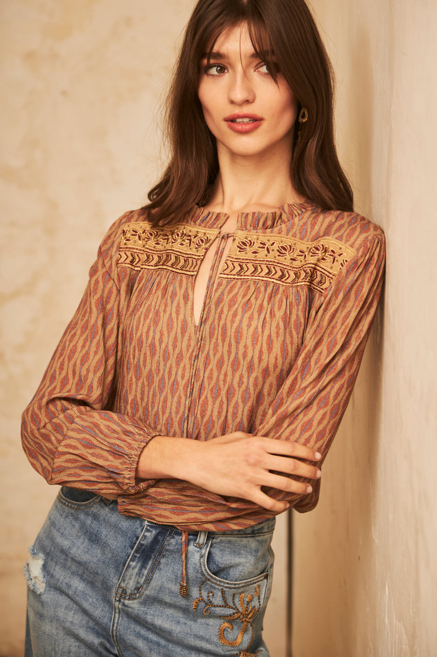 Long-sleeved flowing blouse with embroidery - Camel