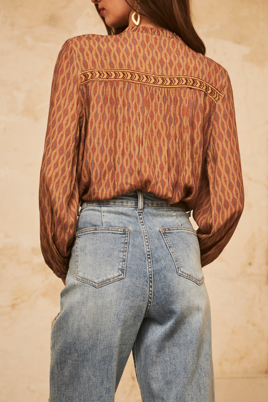 Long-sleeved flowing blouse with embroidery - Camel