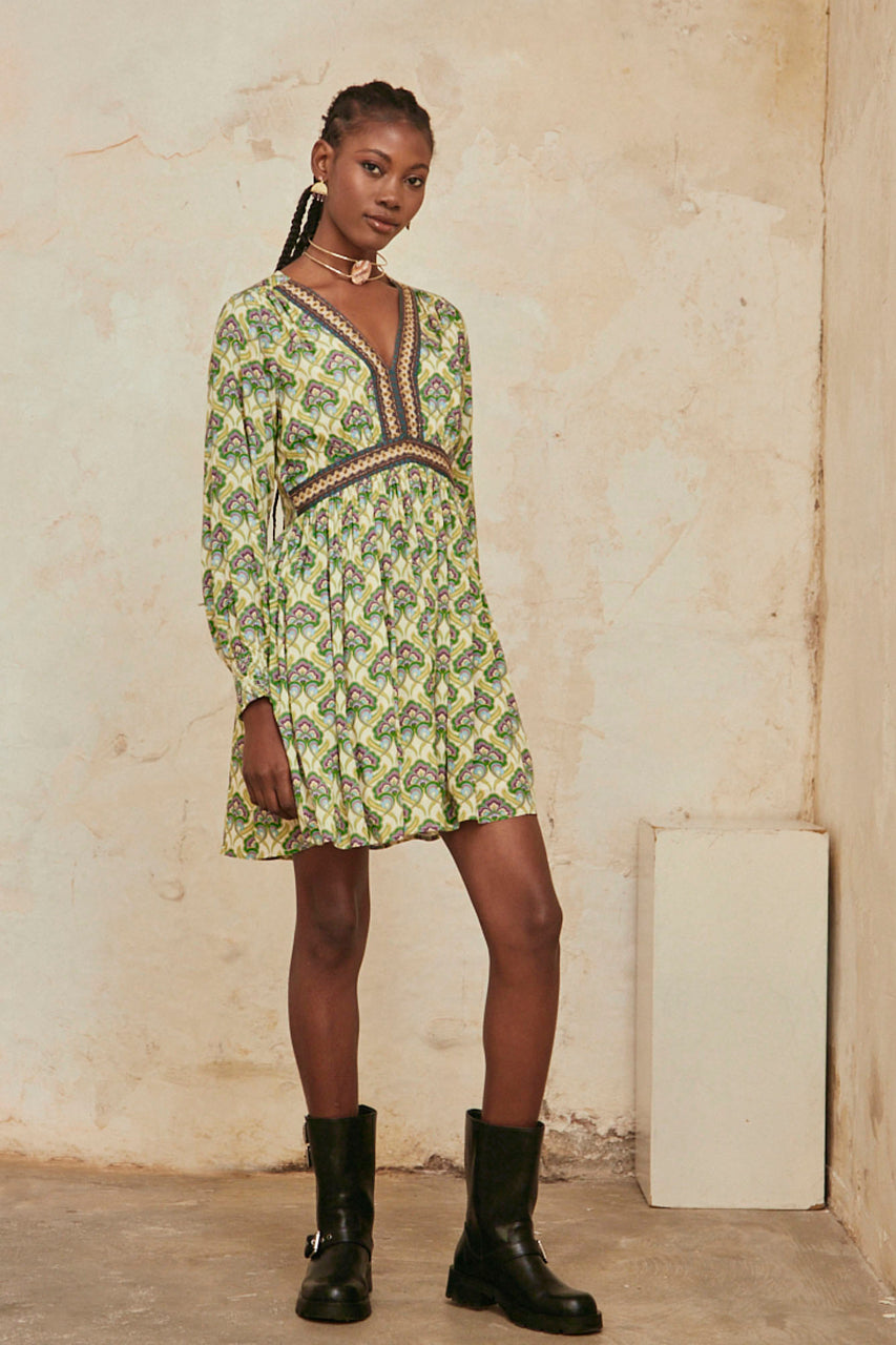 SHORT DRESS WITH LONG SLEEVES AND EMBROIDERY PRINTED - GREEN