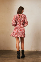 Short dress with long sleeves and beaded print - Magenta