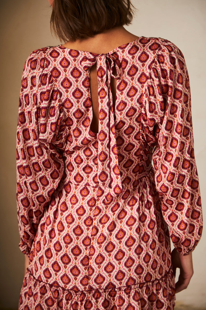 Short dress with long sleeves and beaded print - Magenta