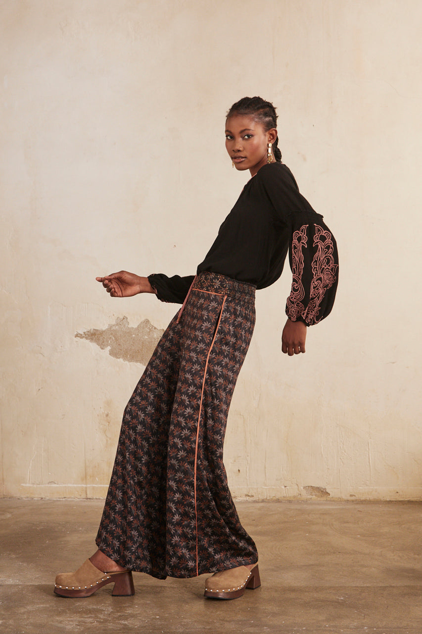 PANTALÓN RECTO FLUIDO ESTAMPADO - BLACK