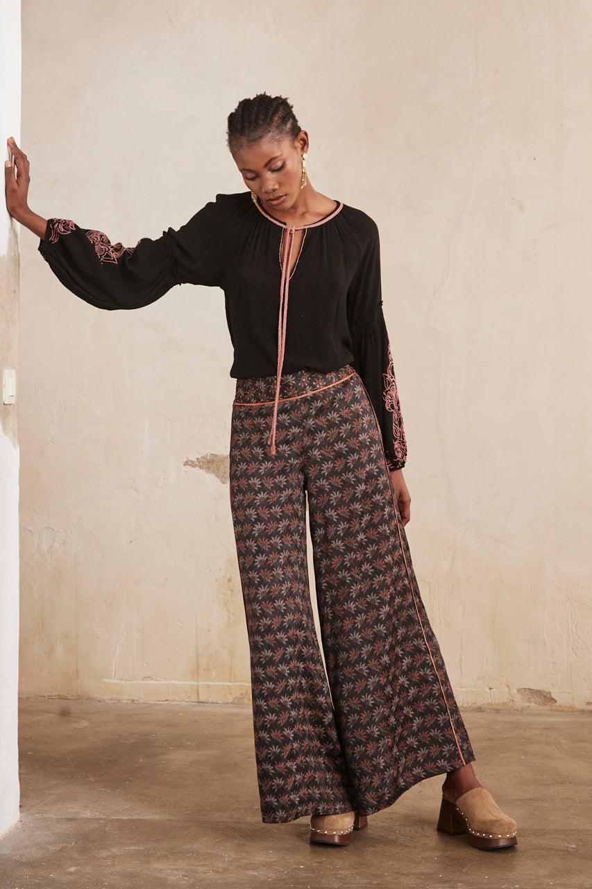 PANTALÓN RECTO FLUIDO ESTAMPADO - BLACK