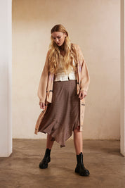 BLUSA AJUSTADA LISA CON GOMAS - ECRU