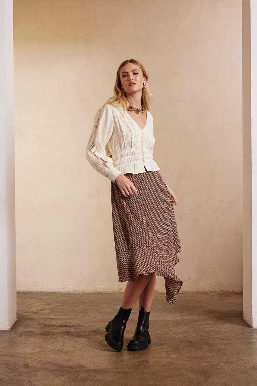 BLUSA AJUSTADA LISA CON GOMAS - ECRU
