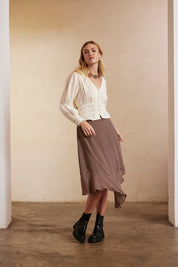 BLUSA AJUSTADA LISA CON GOMAS - ECRU