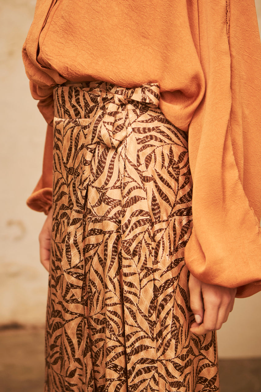 FALDA LARGA ESTAMPADA CON PEDRERÍA - CAMEL