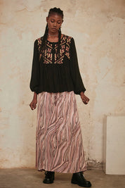 BLUSA OVERSIZE MANGA LARGA CON BORDADOS - BLACK