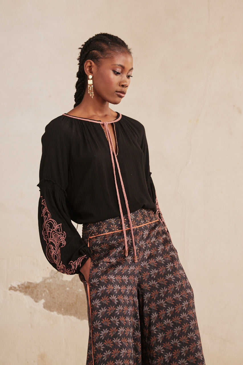 BLUSA OVERSIZE MANGA LARGA CON BORDADOS - BLACK